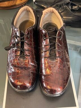 DREW Men's Croc-Embossed Lace-Up Shoes in Deep Burgundy